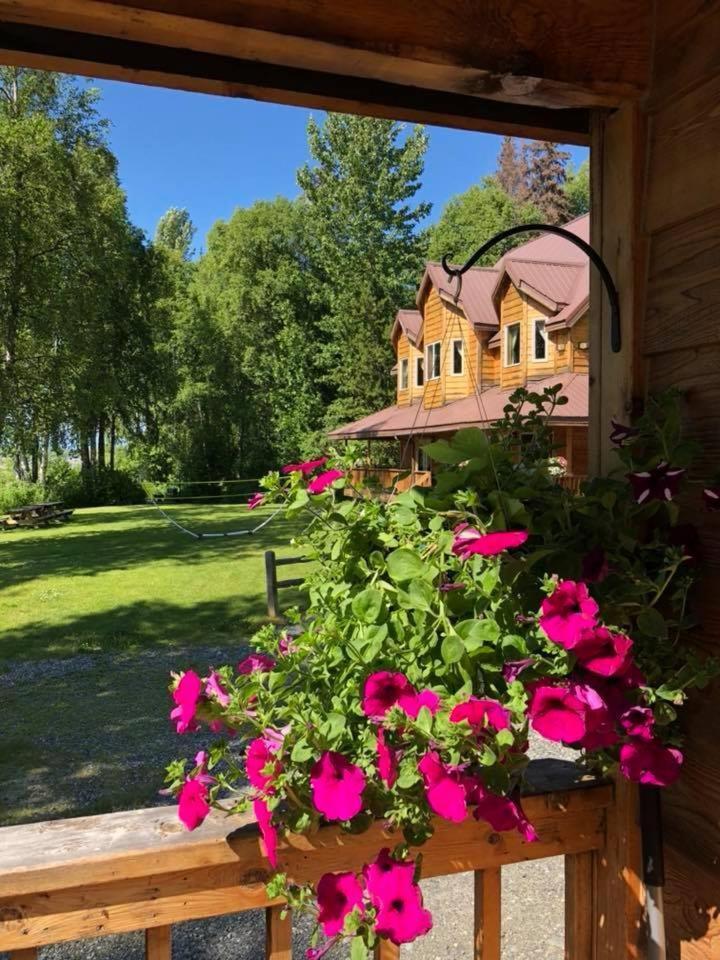 Susitna River Lodging, Riverside Cabins 탈키트나 외부 사진